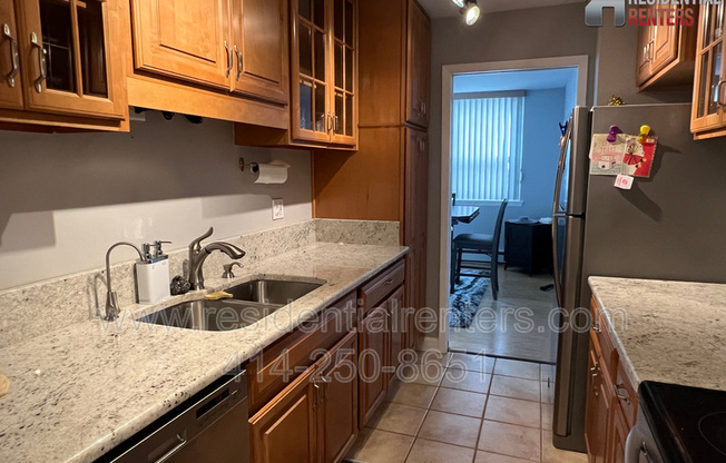 1707 N Prospect Avenue Unit 16B