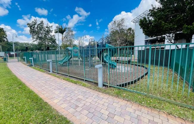 2 beds, 2 baths, 954 sqft, $2,500