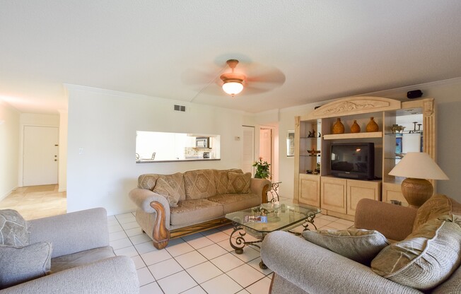Beautiful 2 Bed 2 Bath Furnished Condo for Rent in Altamonte Springs, FL!