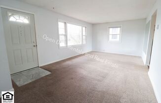 3 beds, 1 bath, $1,300