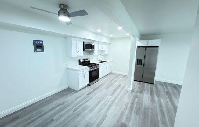2 beds, 1 bath, 850 sqft, $2,425, Unit 9125-1