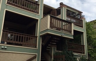 1 Bedroom Condo in Great Location!