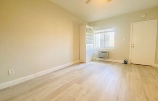 Studio, 1 bath, 200 sqft, $1,800, Unit 1141 Silverado St #101