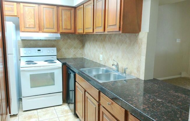 2725 Santa Fe Unit D - 2/Bed 2.5/Bath - $1495/month