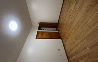 1 bed, 1 bath, $2,000, Unit 3R