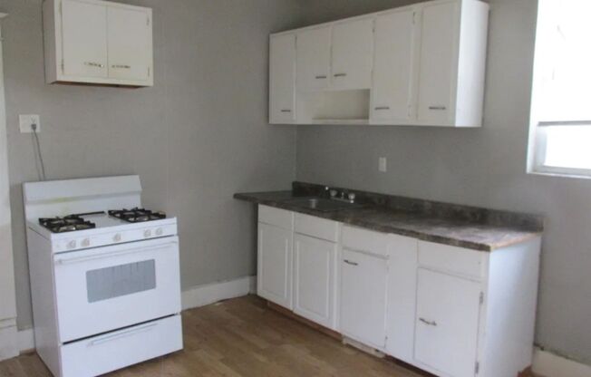 2 beds, 1 bath, $750, Unit Unit 1