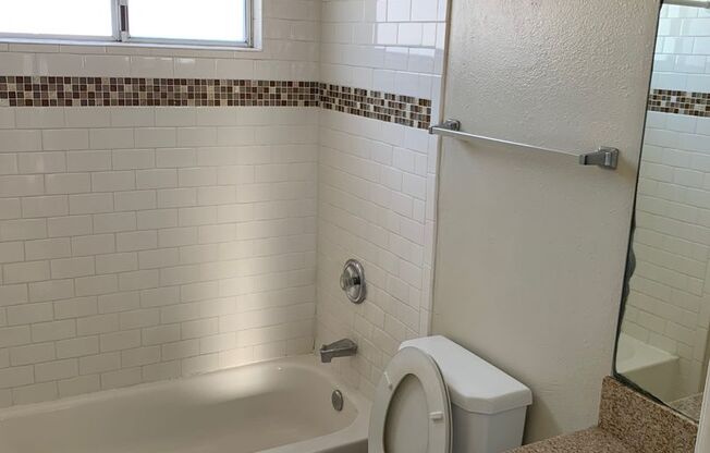 1 bed, 1 bath, $1,895, Unit 4571 #4