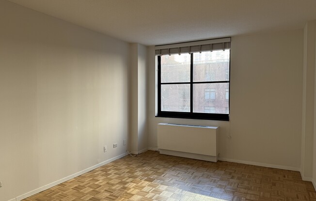 1 bed, 1 bath, 676 sqft, $4,250, Unit 5H