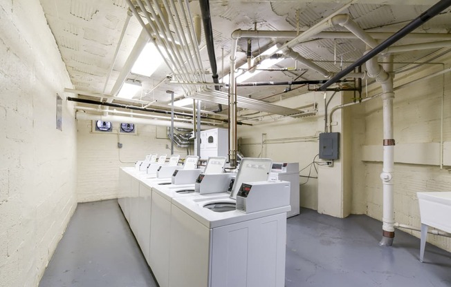 Wakefield-Hall-Laundry-Room