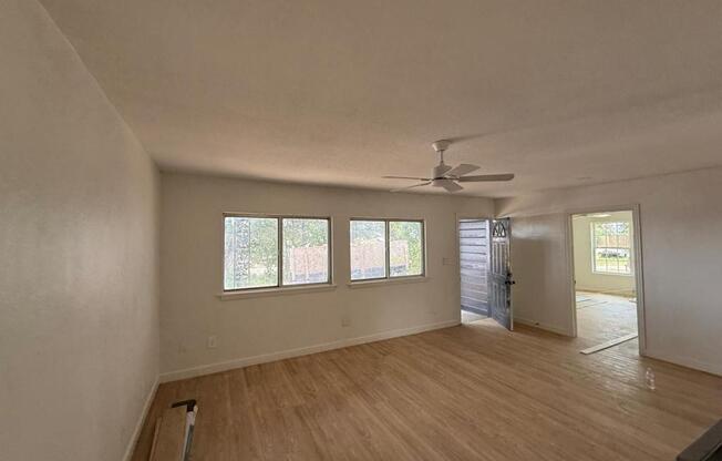 2325 E UN BOWER RD