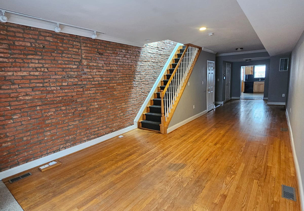 3103 FOSTER AVE