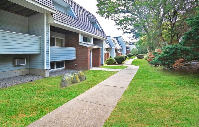 2 beds, 1 bath, 1,050 sqft, $2,400, Unit 59-2