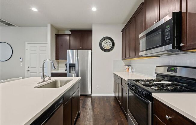 Newly Constructed, 4 BR / 3 BA Home - 2 Car Garage - Pool - Close to Mueller