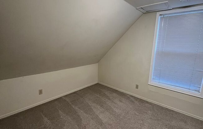 1 bed, 1 bath, $1,500, Unit 1017 1/2