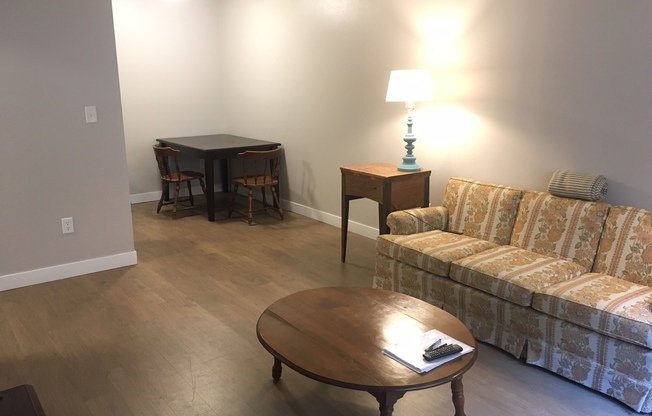 1 bed, 1 bath, $1,085, Unit 106