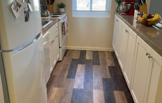 1 bed, 1 bath, 770 sqft, $1,460, Unit 00 - K- 8