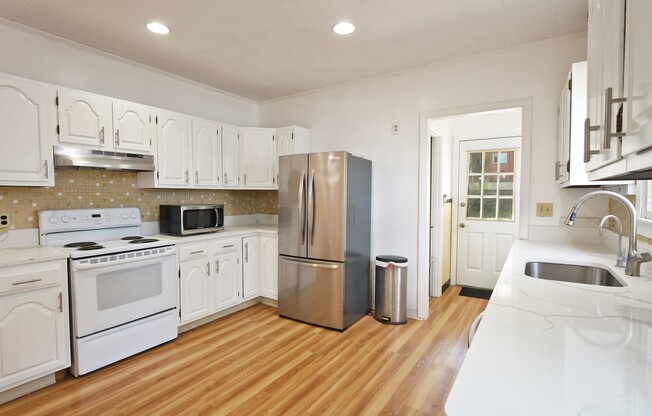 5 beds, 3 baths, 2,185 sqft, $5,000