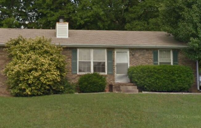 3 Bedroom 2 Full Bath Home For Rent near Post!