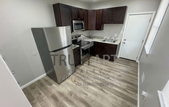 3 beds, 1 bath, 895 sqft, $1,350