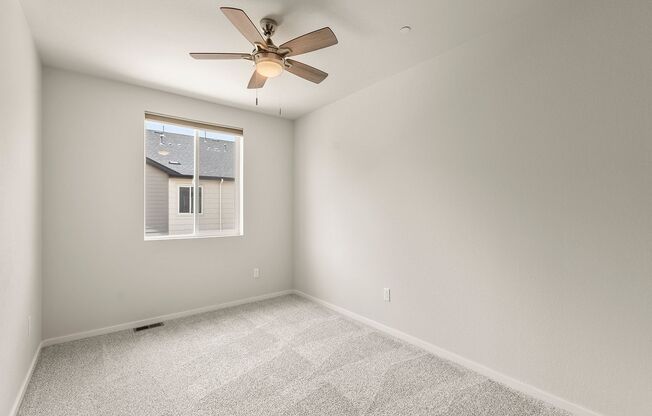 3 beds, 2.5 baths, $2,395, Unit UNIT 4