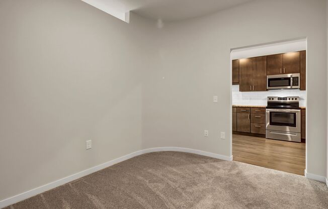 Studio, 1 bath, 678 sqft, $1,406, Unit 214