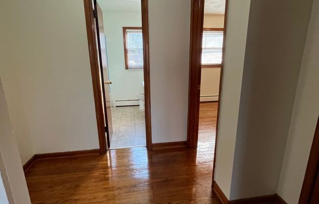 2 beds, 1 bath, 903 sqft, $1,290, Unit E-6