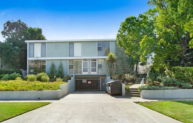 744 S.Windsor Blvd. - just south of Wilshire Blvd.