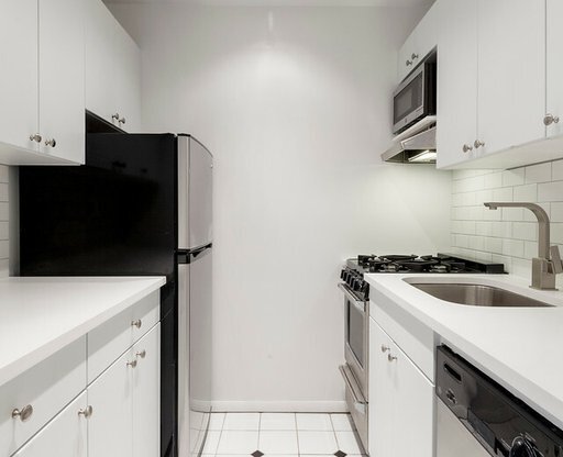 1 bed, 1 bath, $5,300, Unit 4H
