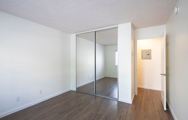 2 beds, 2 baths, 918 sqft, $2,895, Unit 27-14