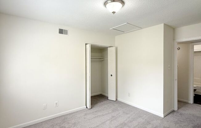 2 beds, 1 bath, 800 sqft, $1,095, Unit B6