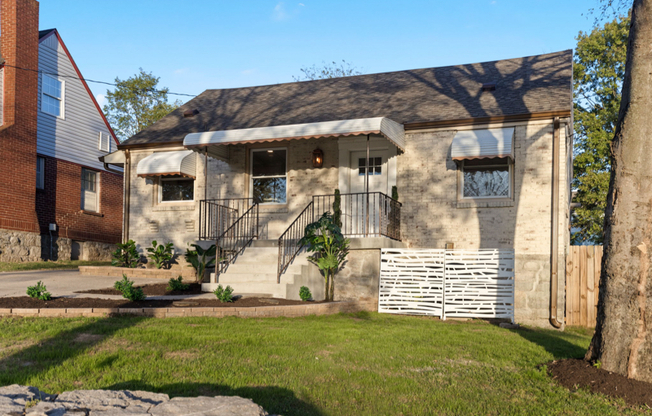 1607 RIVERSIDE DR