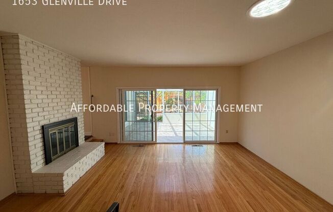 1653 GLENVILLE DR