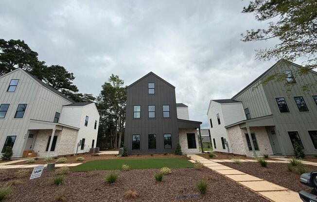 Awesome New Construction 5BR House Close to Campus
