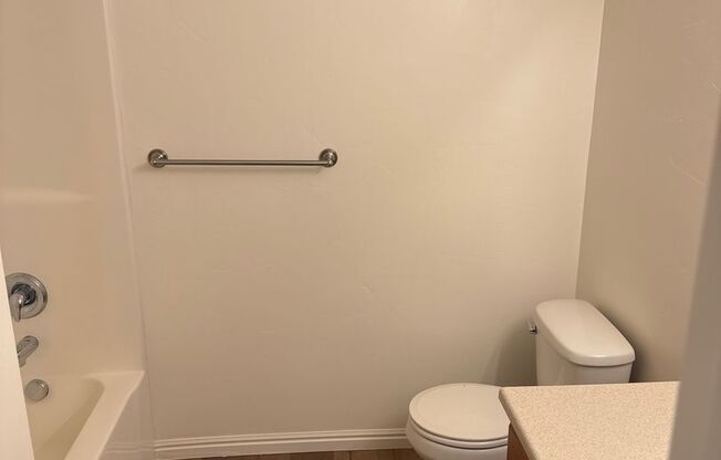 2 beds, 2 baths, 1,076 sqft, $1,350, Unit 9C