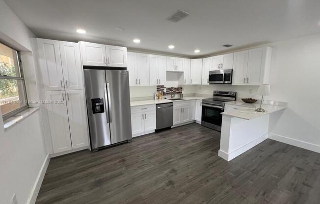 4111 STIRLING RD