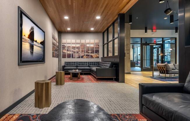 Resident Hub Lounge - Coen & Columbia