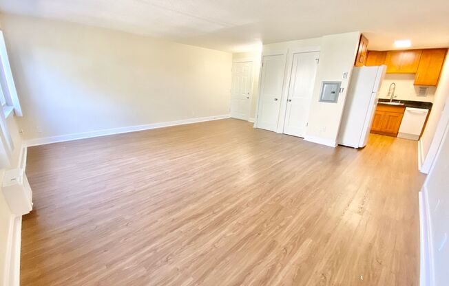 2 beds, 1 bath, 750 sqft, $2,550, Unit 404