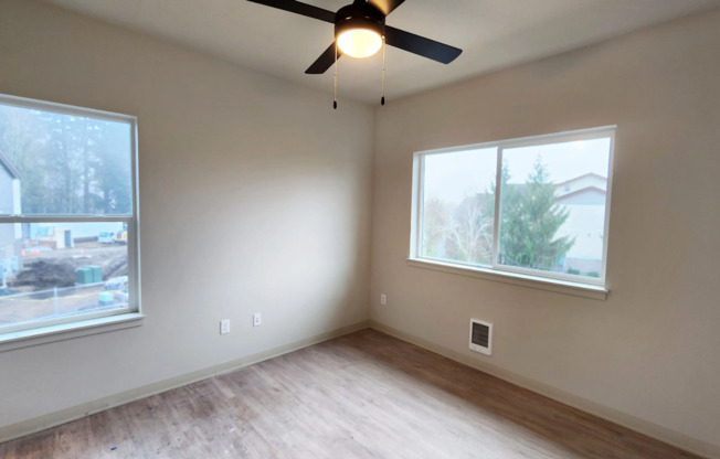 2 beds, 1 bath, 913 sqft, $1,900, Unit B-306