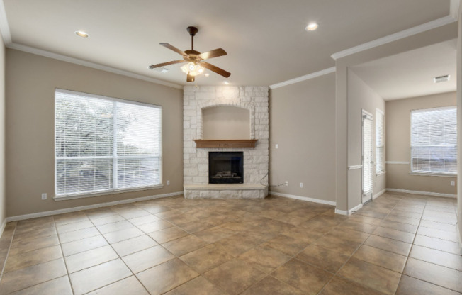 321 GRAFTON LN