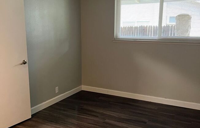 1 bed, 1 bath, 550 sqft, $1,150, Unit 42