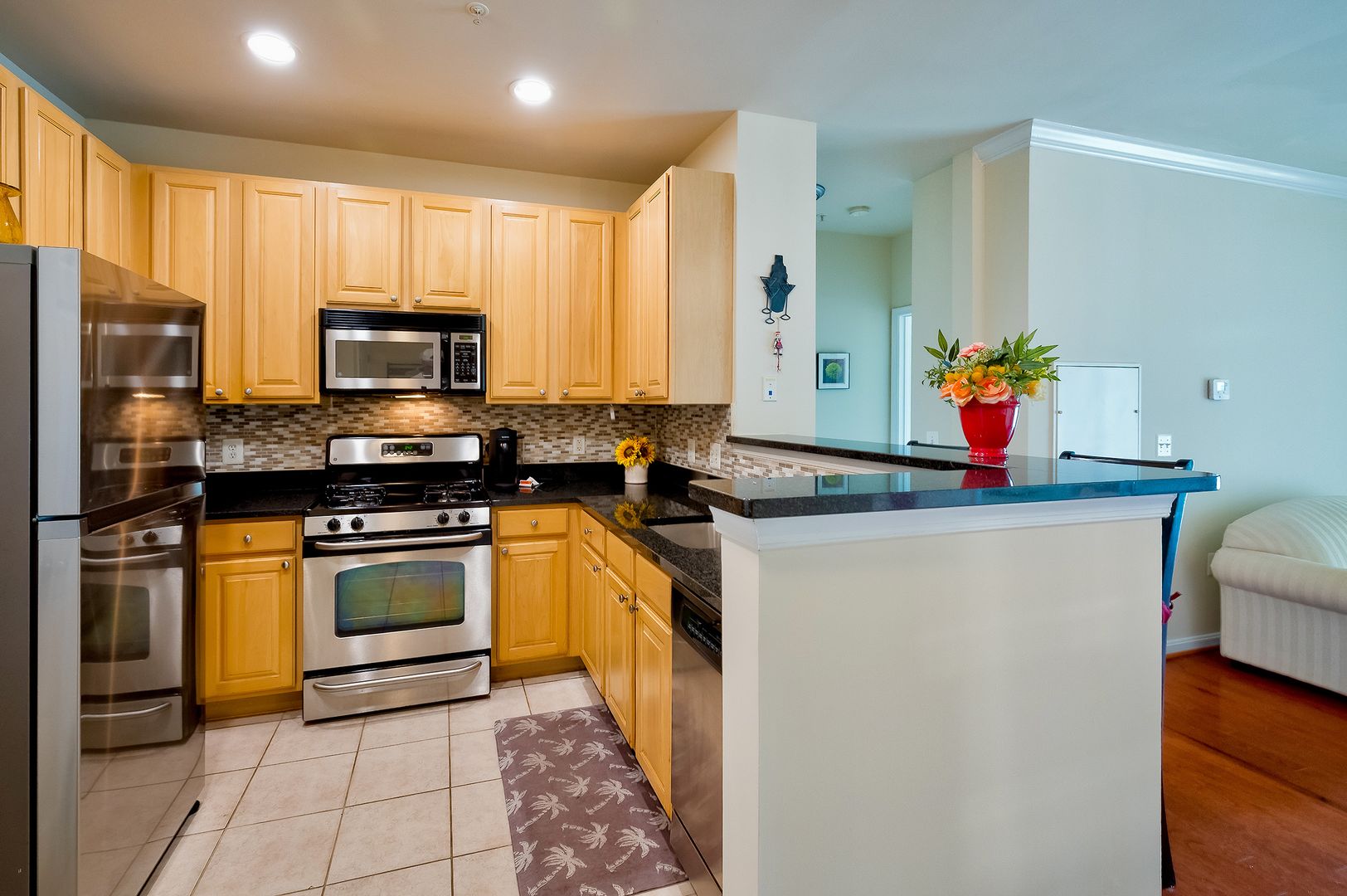 Partially Furnished Elegant 2BD Condo with Unbeatable Access & Premium Features in Arlington w/ Parking!