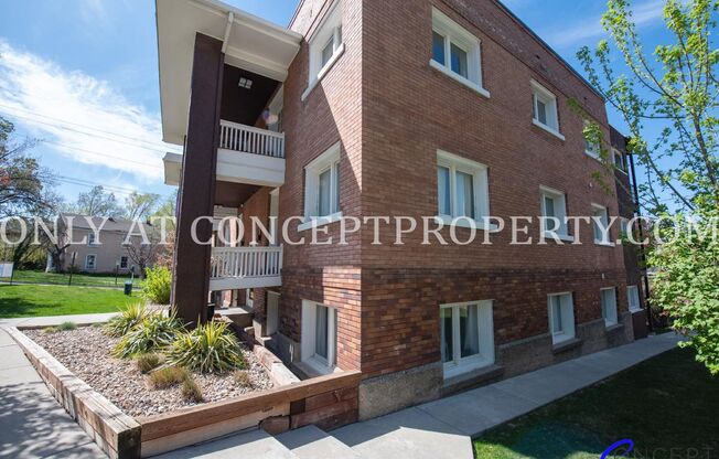 2 beds, 1 bath, 1,066 sqft, $1,795, Unit 08
