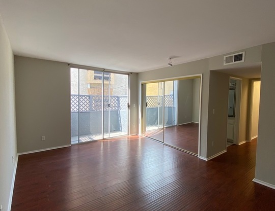 2 beds, 2.5 baths, 1,175 sqft, $3,250, Unit 105