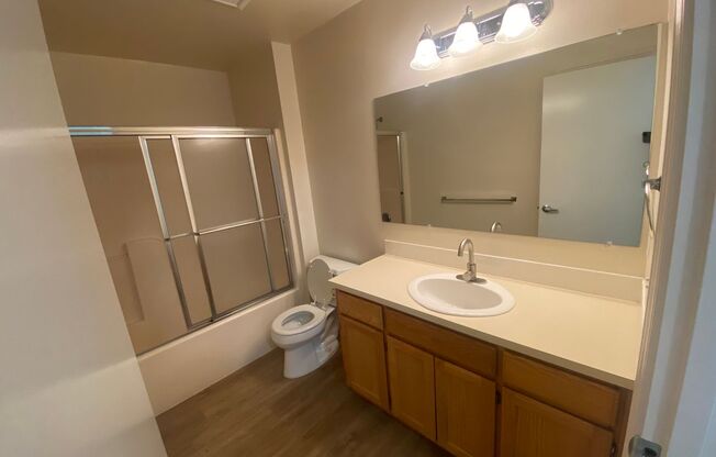 2 beds, 1.5 baths, 1,156 sqft, $1,795, Unit IG 3031