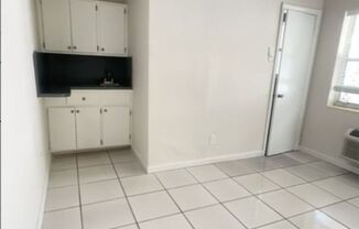 Studio, 1 bath, 300 sqft, $1,380, Unit 1A