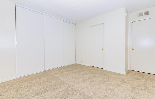 2 beds, 1 bath, 800 sqft, $1,280