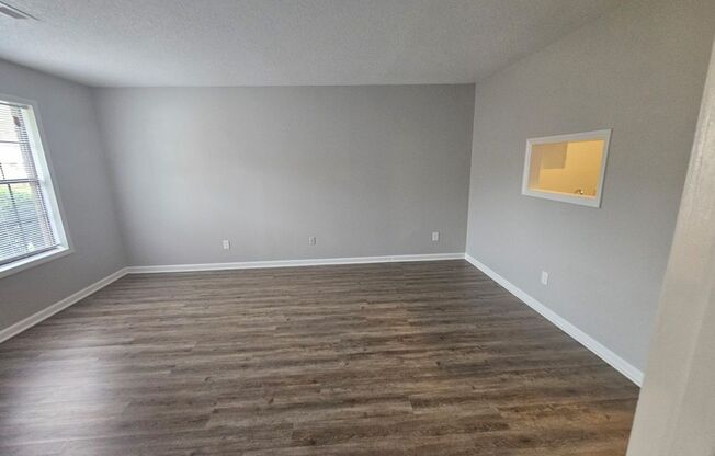 3 beds, 2 baths, 1,200 sqft, $1,295, Unit 1516