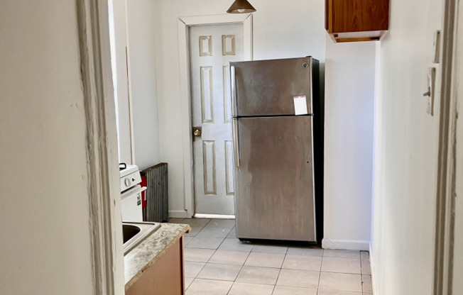 3 beds, 1 bath, $3,777, Unit 1