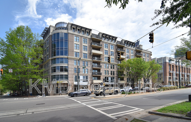 718 W Trade St  Unit  602