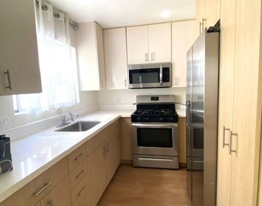 Studio, 1 bath, 350 sqft, $1,995, Unit 6